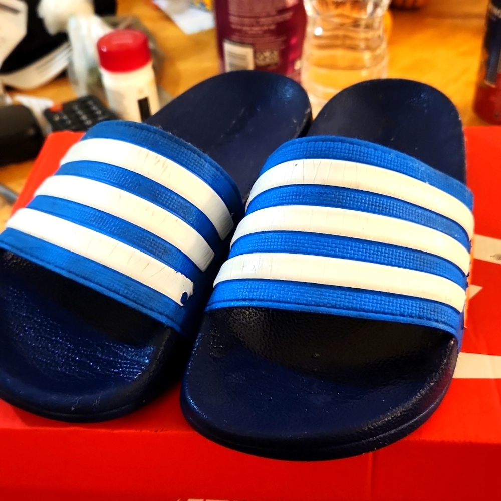 Adidas flip flops